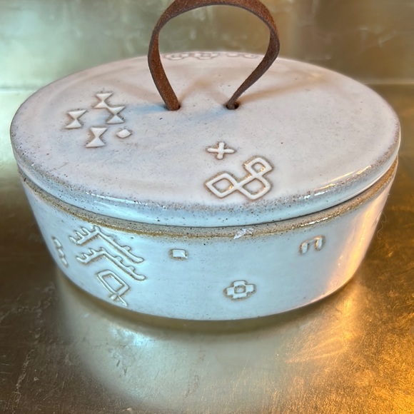 Marks White artisan oval stoneware decorative trinket box w/lid-NWOT - Picture 4 of 12